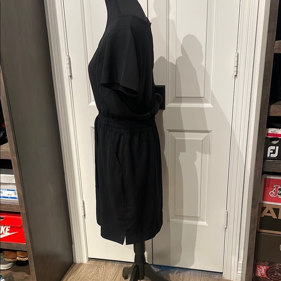 32 Degrees Black Scoop Neck Mini Dress with Pockets! - Picture 4 of 6